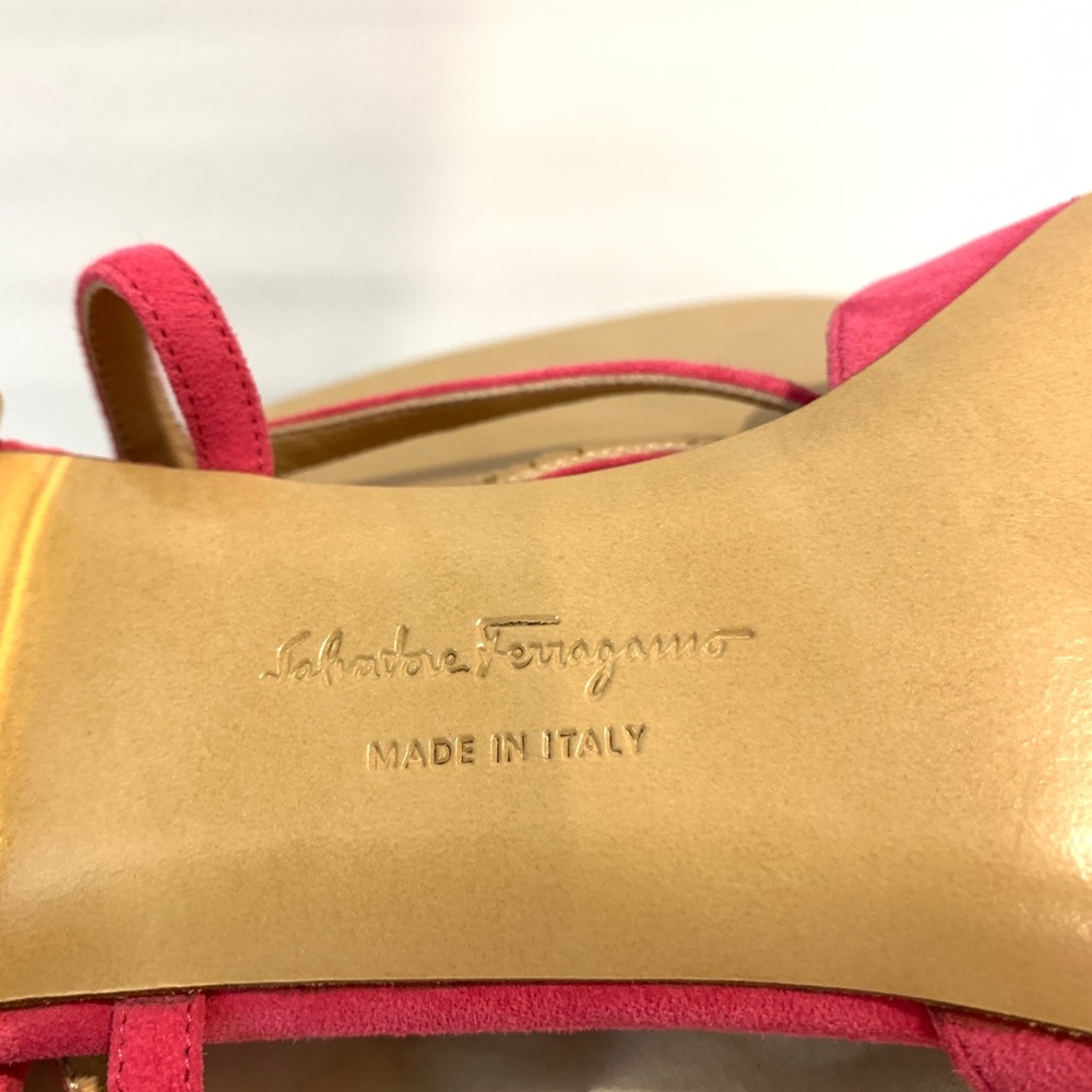 Salvatore Ferragamo Felma Flats in Framboise - Picture 2 of 8